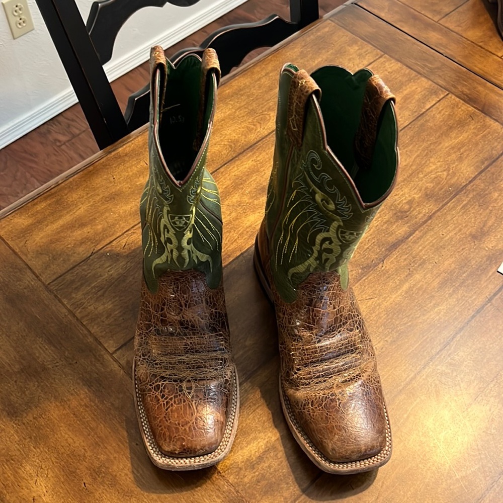 Ariat Men's Mesteno Adobe Clay and Neon Green Wide Square Toe Cowboy Boots. 10.5